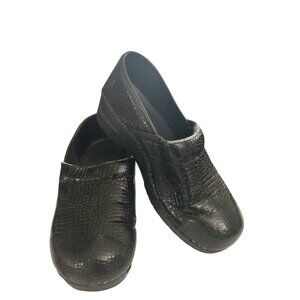 Sanita Womens Size 10 US  41 EU Black Crocodile Pattern Leather Clogs shoes